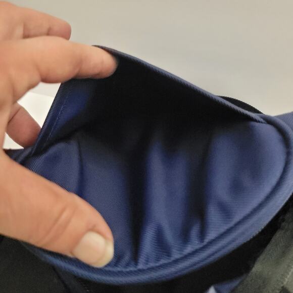 Eddie Bauer Blue Cooler Bag with Convenient Pockets - Picture 10 of 10